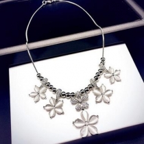 Flowers exaggerated clavicle chain necklace European and American fashion fresh sweater chain