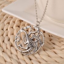 The game of ice and the song of the fire and the power of the power of the fire in Europe and the United States decorated with fire dragon necklaces