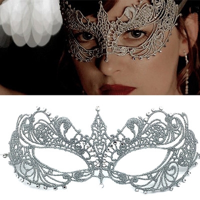 The same style of the movie dance party lace mask Halloween props half face stereotypes plus diamond sexy eye mask